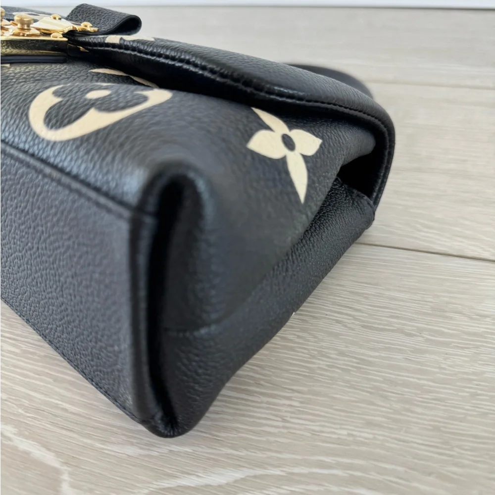 LOUIS VUITTON
Empreinte Monogram Giant Madeleine BB Black Beige - Picture 5 of 8